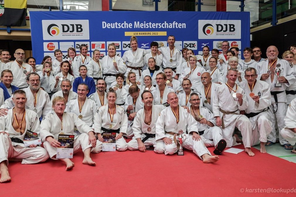 Gruppenfoto der Ü30 Judoka bei den Deutschen Meisterschaften