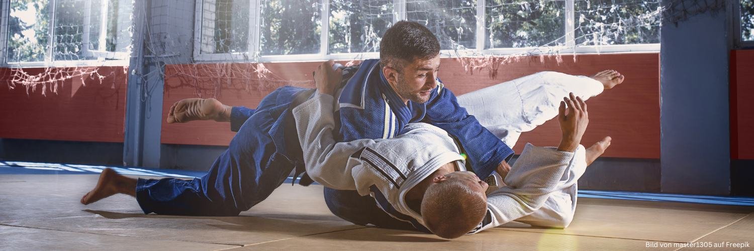 Zwei Judoka waehrend des Training.