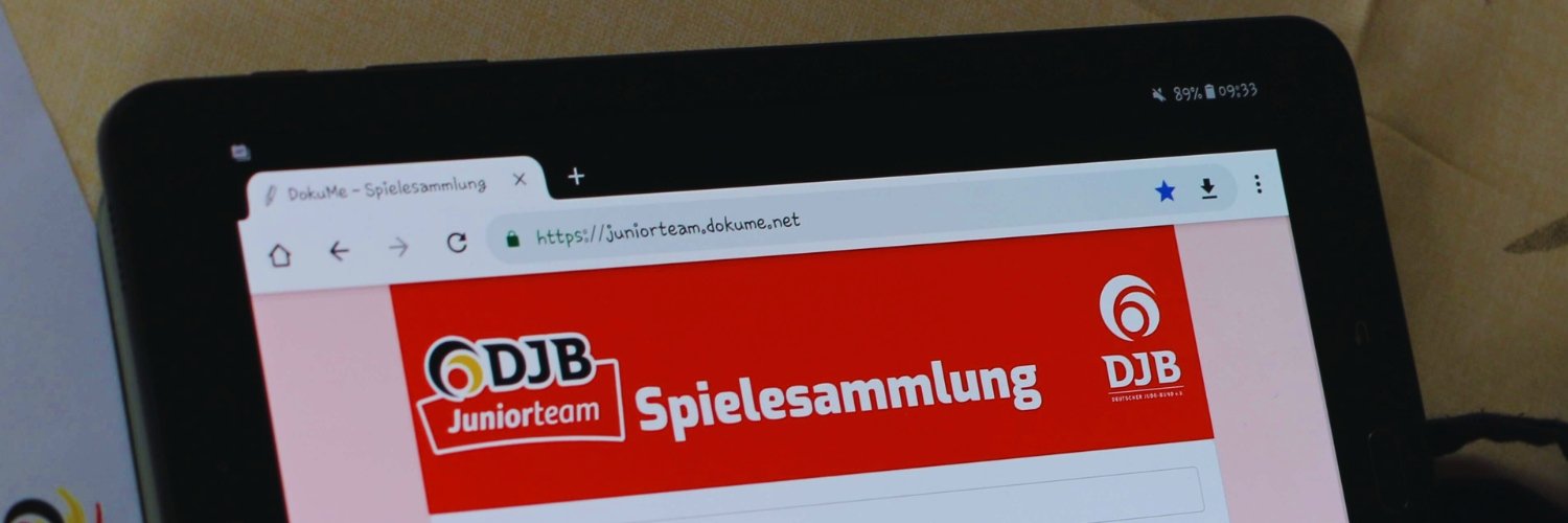 Ein Foto von einem iPad auf dem die DJB-Spielesammlung-Seite geoeffnet ist.