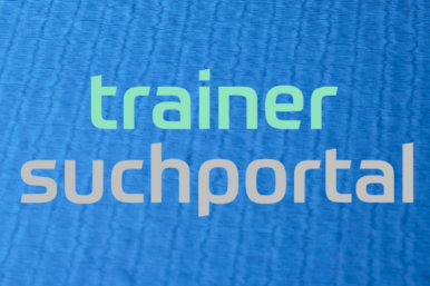 Grafik mit der Aufschrift: trainer suchportal.
